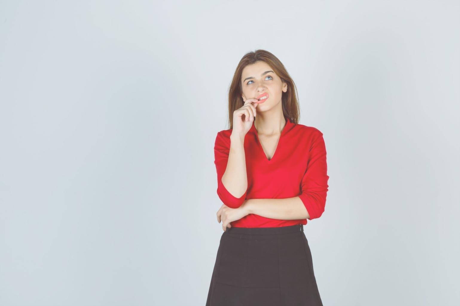 Équipe samedverex travaillant ensemble dans un espace collaboratif moderne à Nantes
